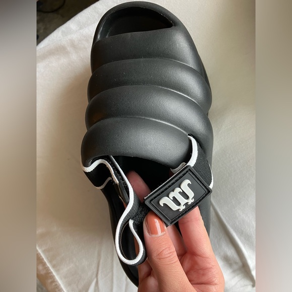 Black Non- branded platform sandals! - Picture 6 of 7